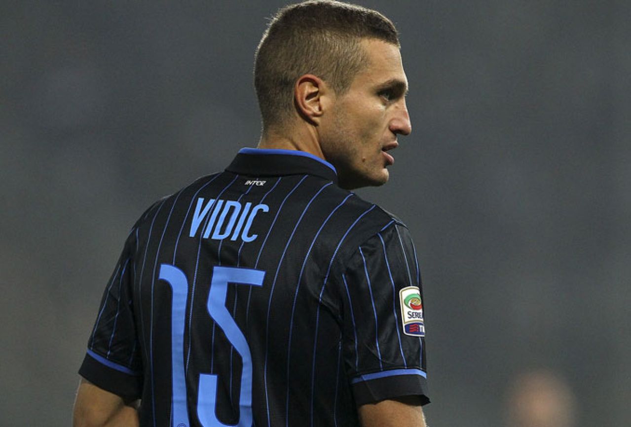 Nemanja Vidić neće igrati za Inter ove sezone
