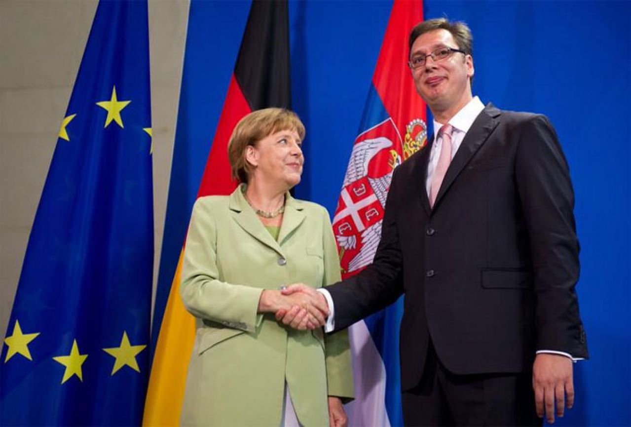 Vučić i Merkel: Sporazum s Prištinom dat će Srbiji potporu u napretku k EU