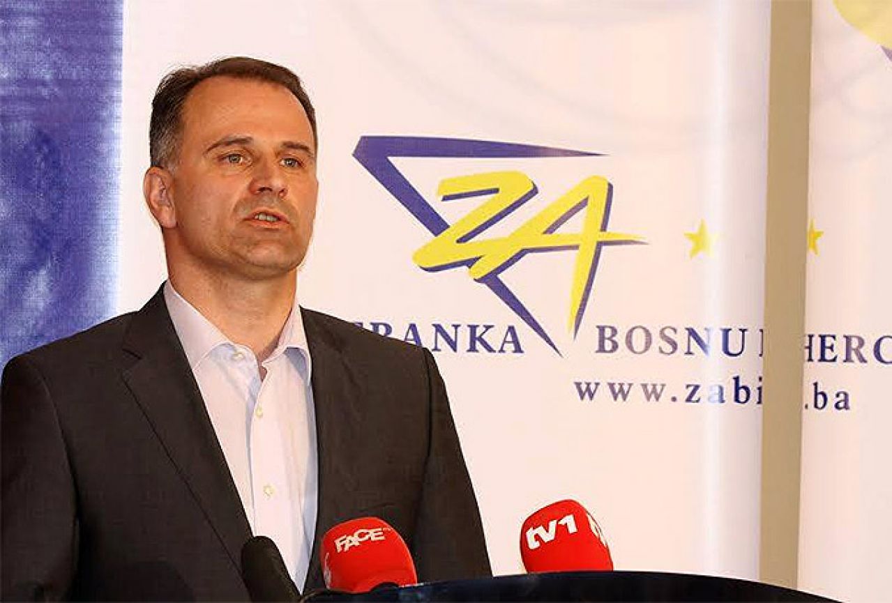 Jerlagić: Brisanje bosanskog jezika je kršenje ustava i zakona BiH