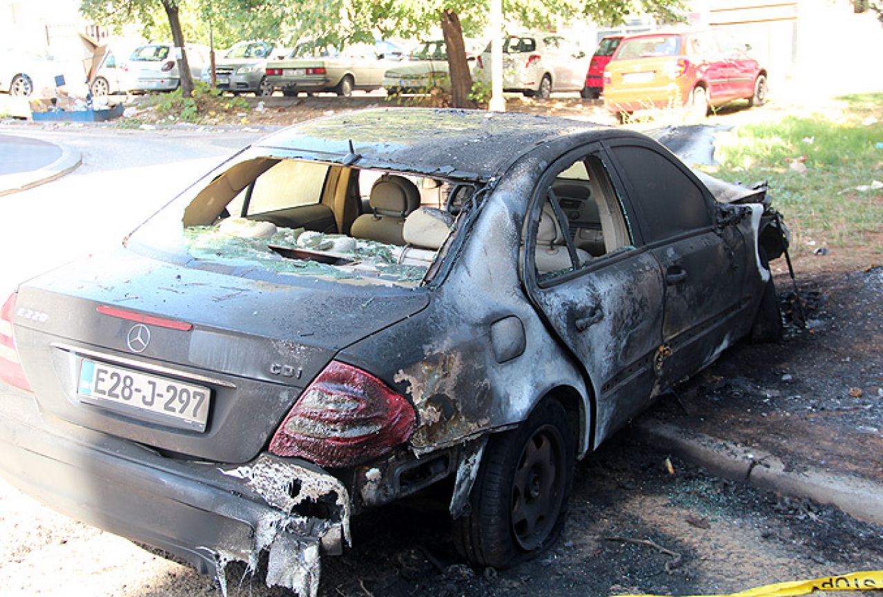 Mostar: Zapaljen automobil predsjednika Aluminijaša