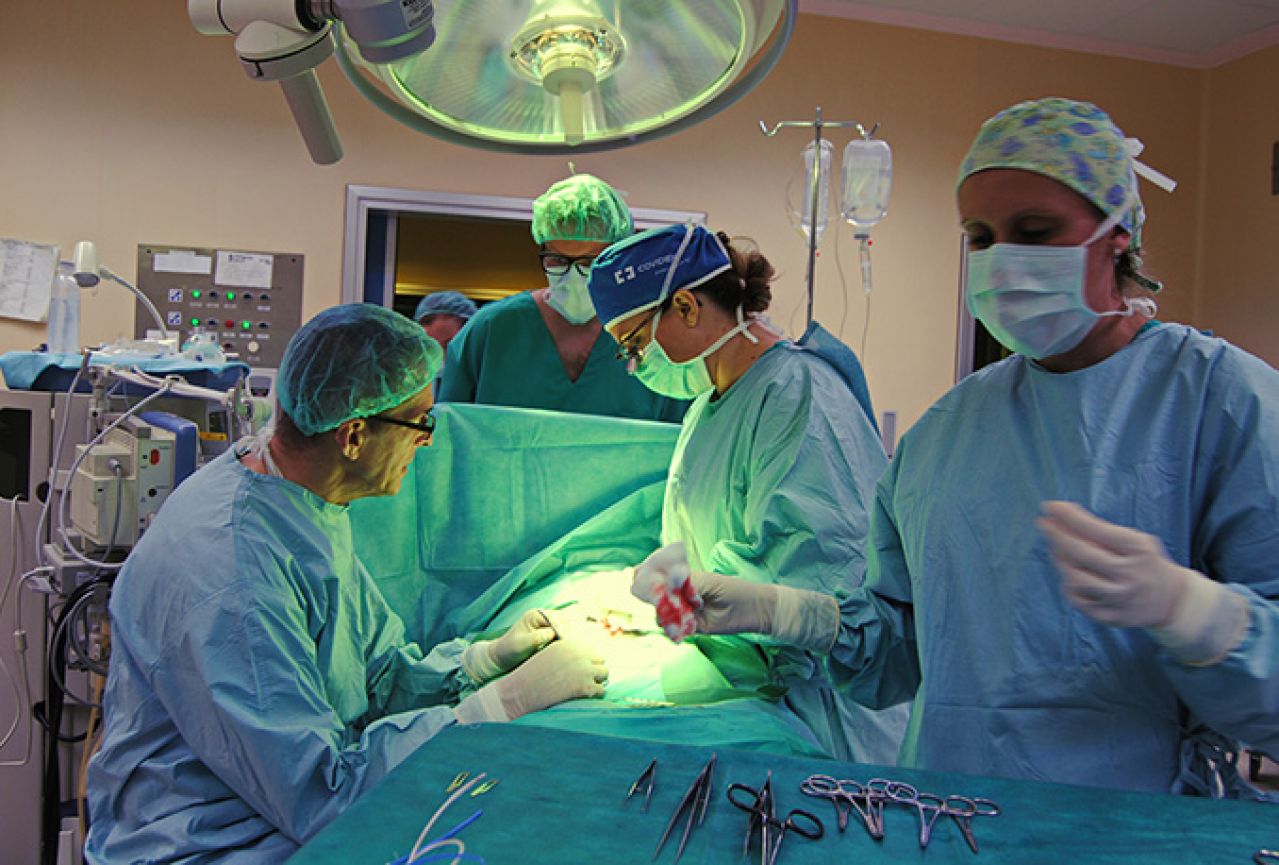 Prva operacija transplantacije glave zakazana za prosinac 2017.!