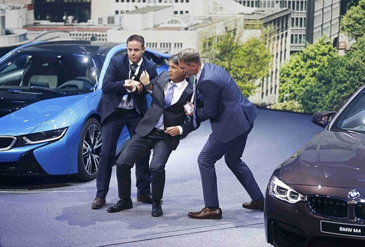 Novi direktor BMW-a se onesvijestio tijekom izložbe posljednjih modela
