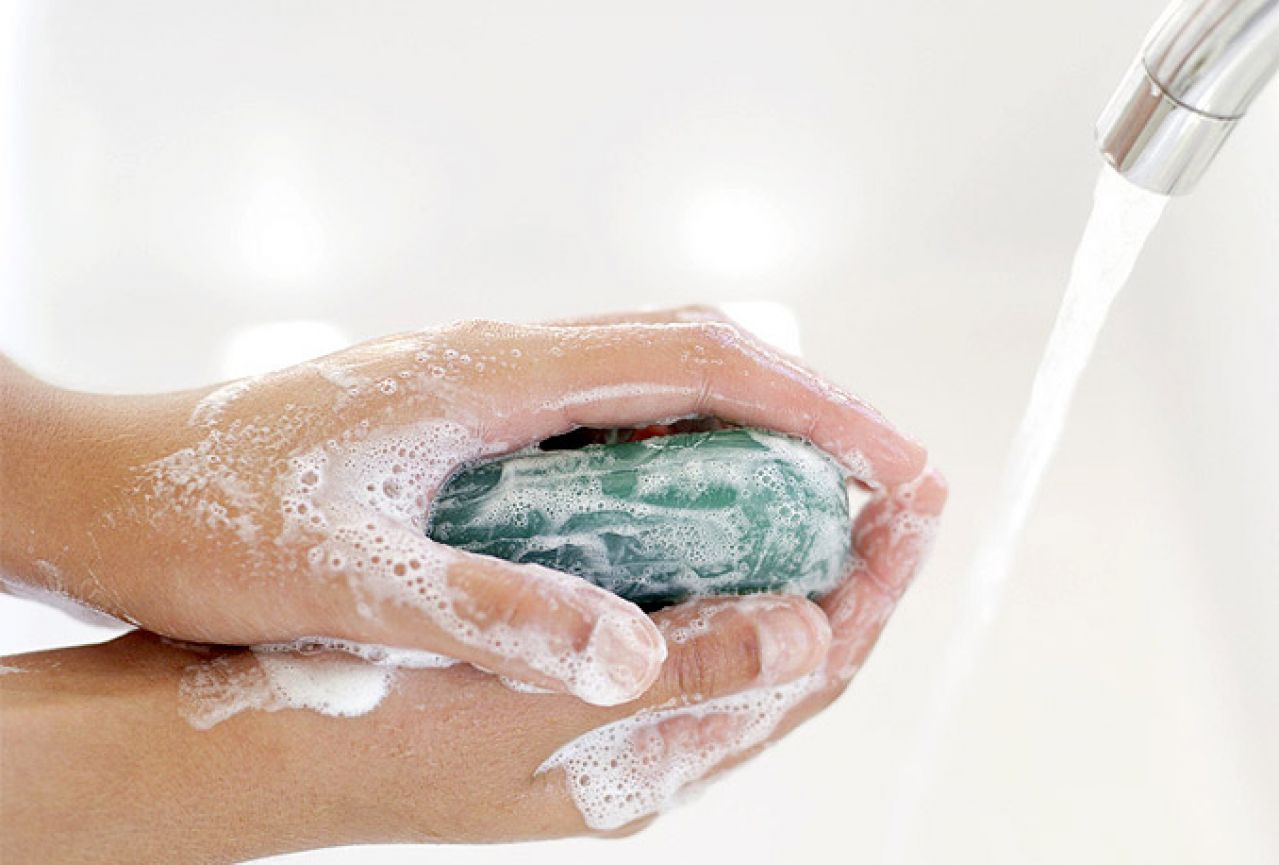 Nema razlike između običnog i antibakterijskog sapuna