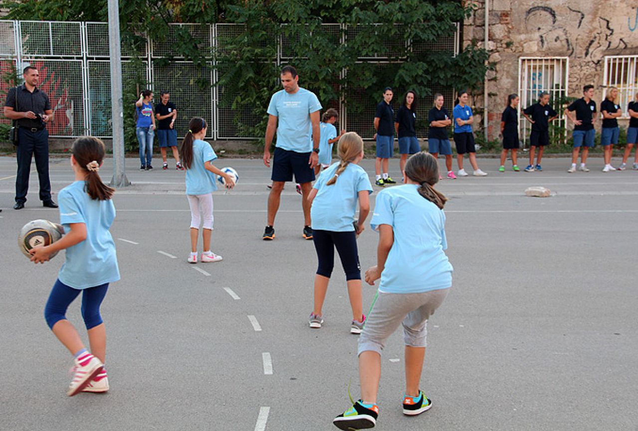 Djevojčicama i dječacima predstavljena sportska akademija 'Mali most'