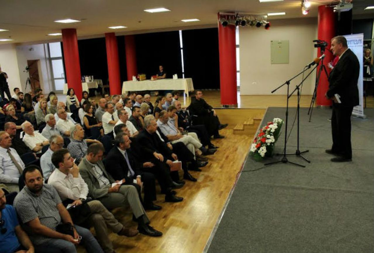 Konferencijom mladih u Sarajevu se obilježava 25 godina od obnove rada Napretka