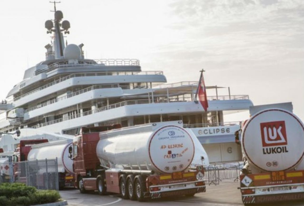 Dubrovnik: Abramovičeva jahta čeka 750 tona goriva za milijun eura