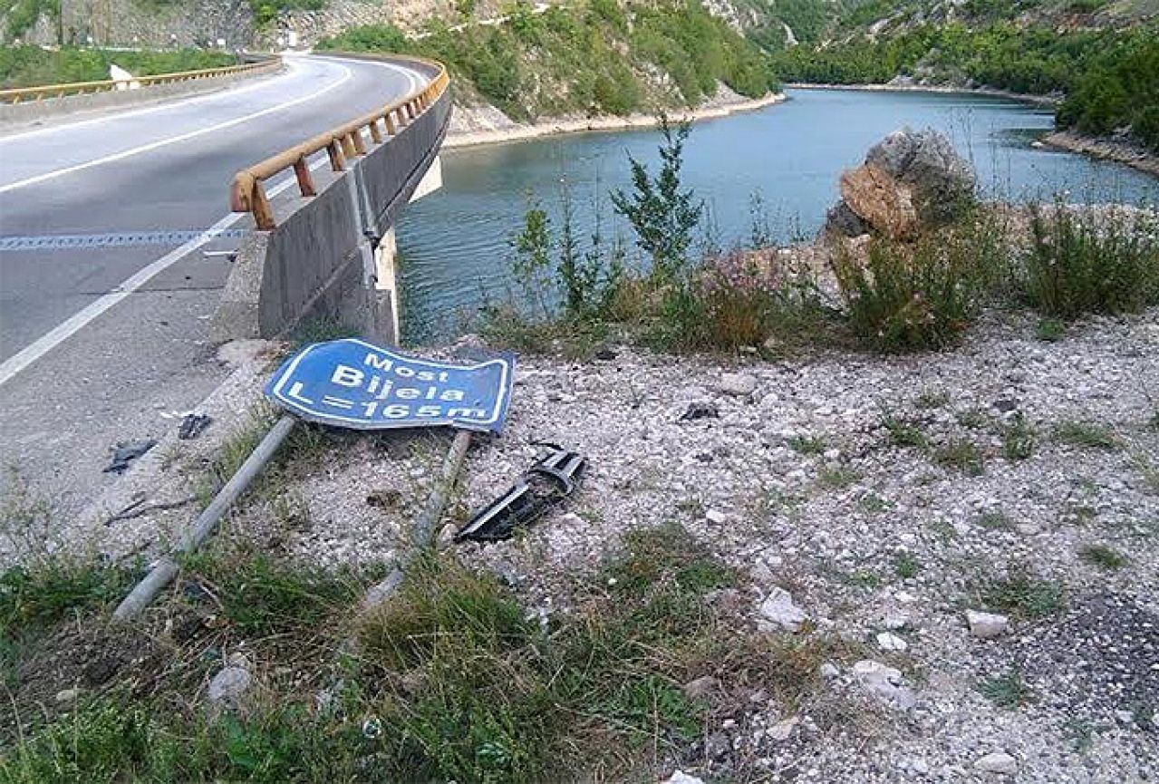 Putnici lakše ozlijeđeni pri slijetanju u jezero kod Mostara