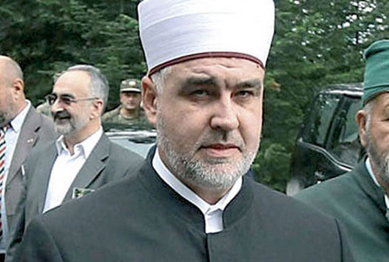 Reis Kavazović predvodio bajram-namaz u Begovoj džamiji: Ne dozvolimo da nas razlike udalje