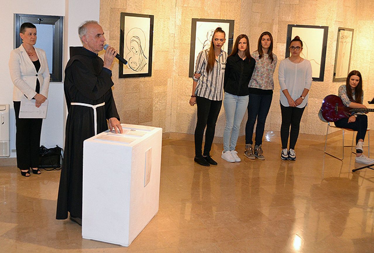U Franjevačkoj galeriji otvorena izložba 'Hercegovački franjevci slikari'