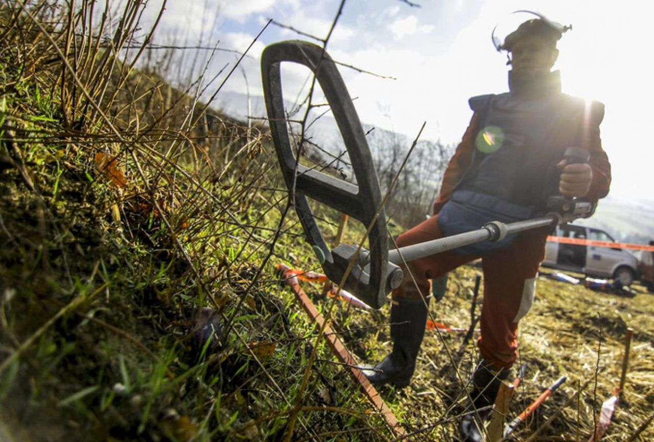 Centar za uklanjanje mina u BiH dobio 18 važnih GPS uređaja