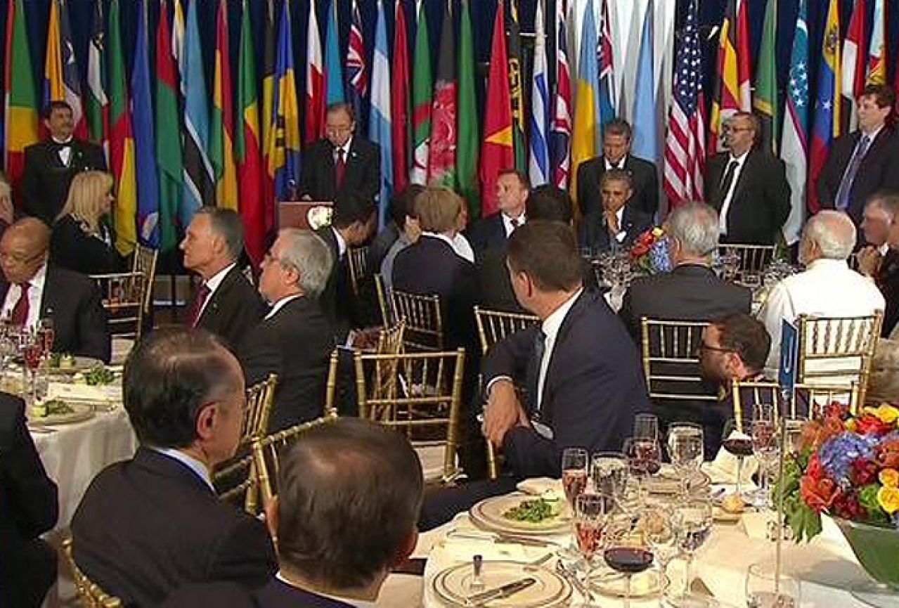 Svjetski lideri na sastanku UN-a jeli hranu "iz smeća"