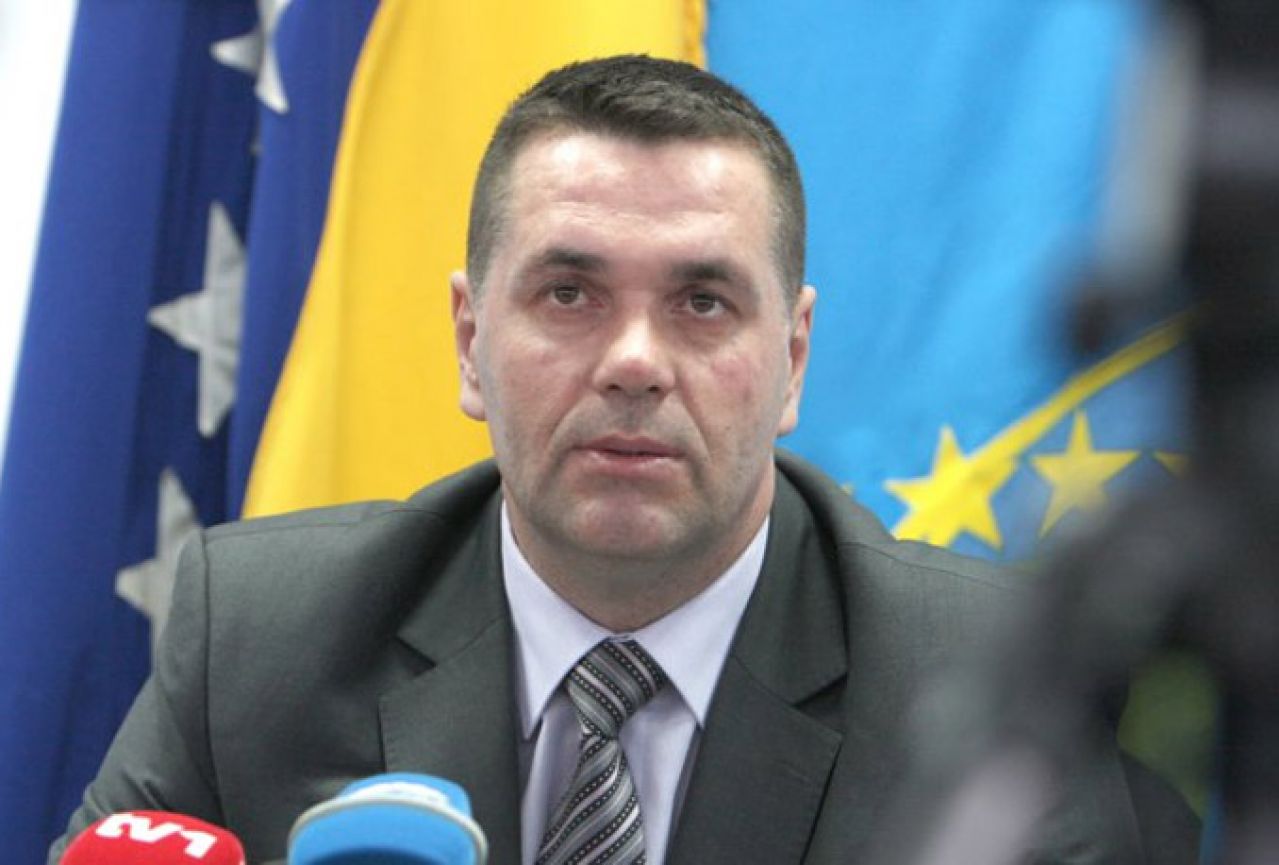 Premijer Tuzlanske županije demantirao navode o povećanju plaća