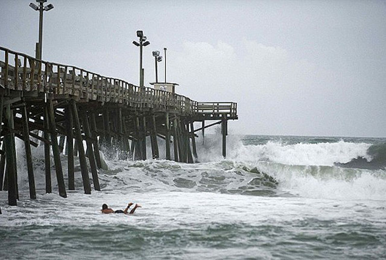 Zbog uragana proglašeno izvanredno stanje u Južnoj Karolini