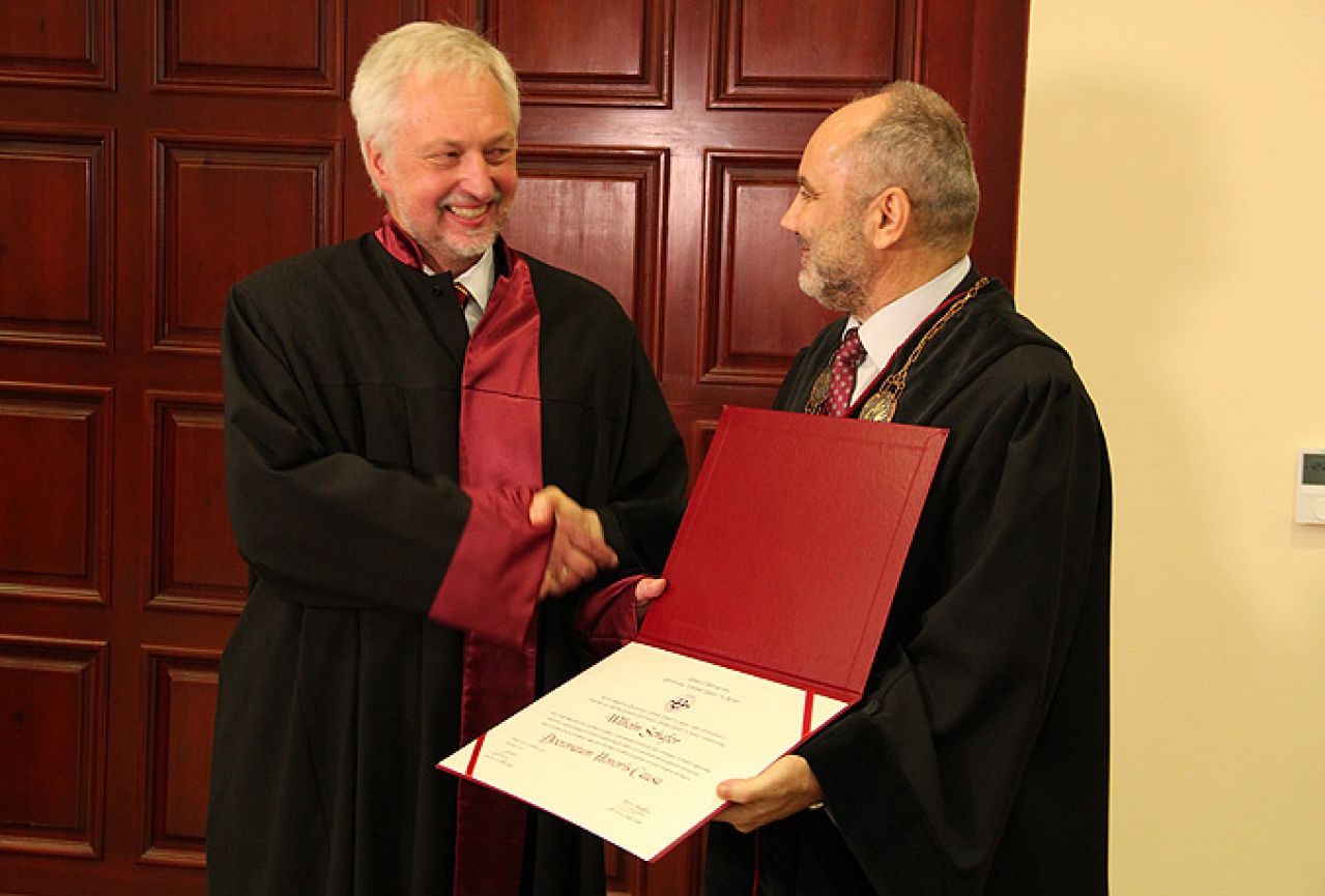 Svjetski priznati znanstvenik u Mostaru dobio počasni doktorat