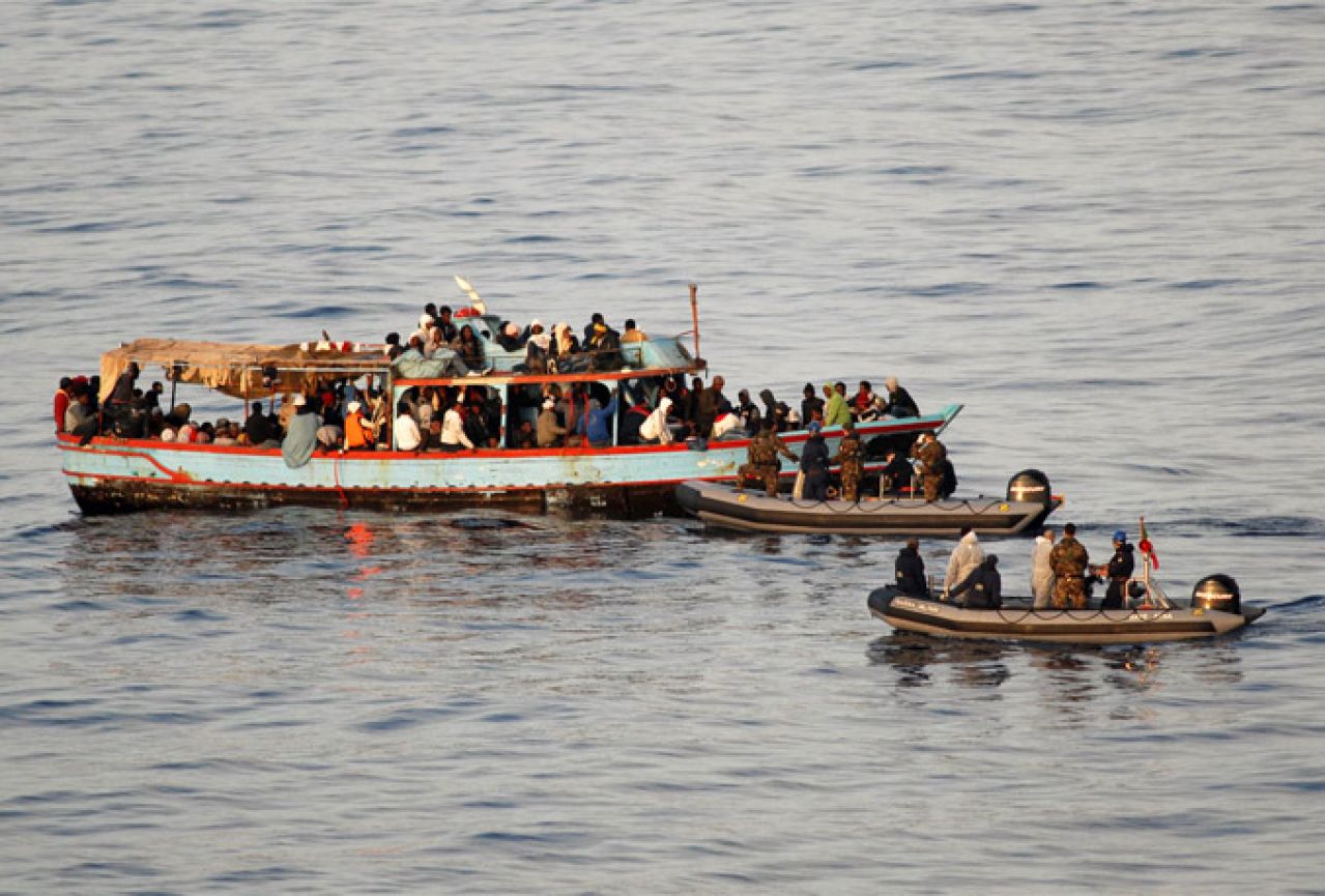 Grčka: Obalna straža spasila 1.743 izbjeglica i migranata tijekom vikenda 