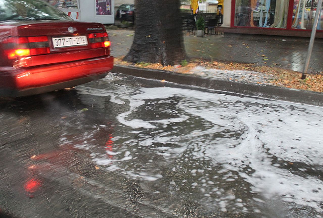 Obilna kiša i opasnost od poplava u Hercegovini