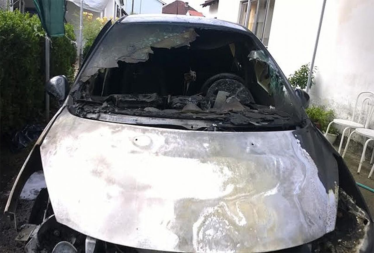 Požar na vozilu novinara Karamatića najvjerojatnije podmetnut