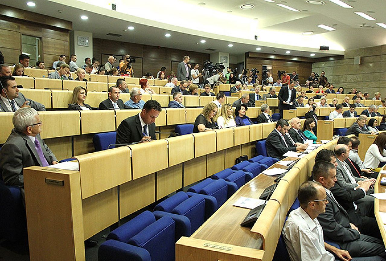 Zastupnički dom podržao rebalans Proračuna za 2015.