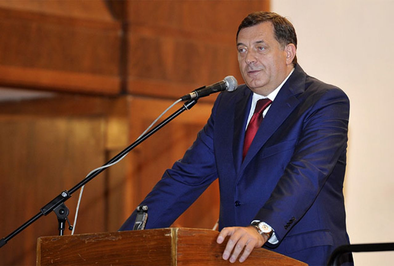 Dodik ponovno zove opoziciju na sastanak