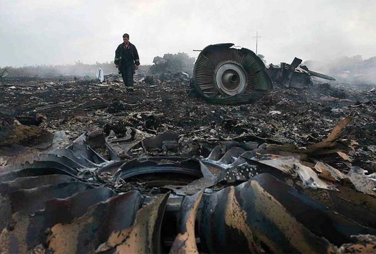 Službeno: Avion Malasya Airlinesa oborio projektil ruske proizvodnje