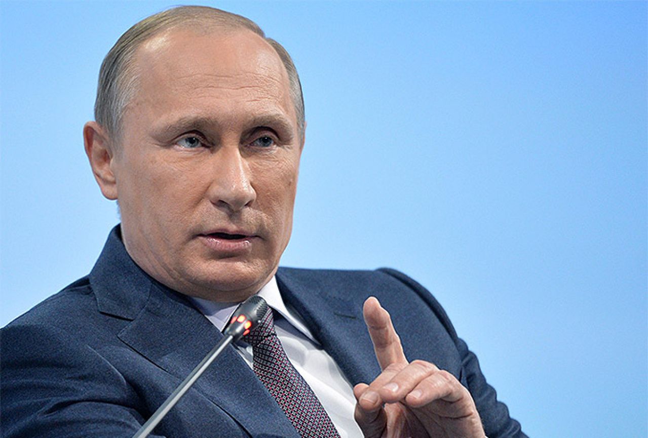 Putin: Ne postoje jamstva da američko streljivo ne pada u ruke terorista