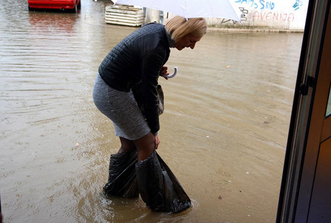 Neretva u 15 minuta narasla za 25 cm, od ponoći za skoro četiri metra!