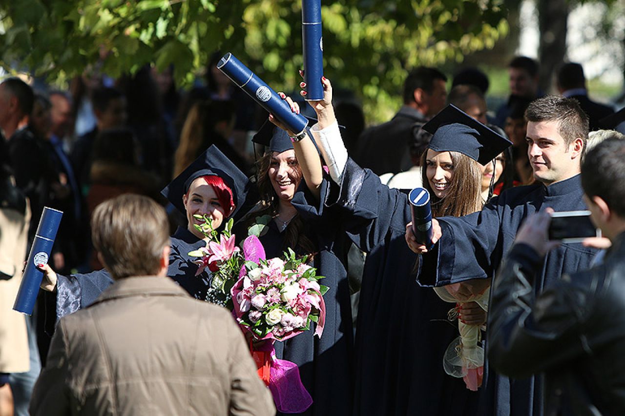 Diplome u ruke: Održana promocija diplomanata Fakulteta PMOZ