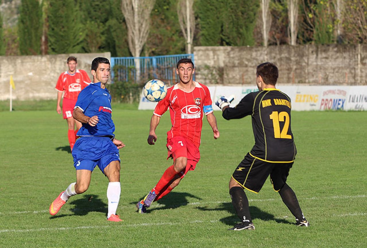 Derbi u Banovićima, Branitelj hvata zadnji vlak