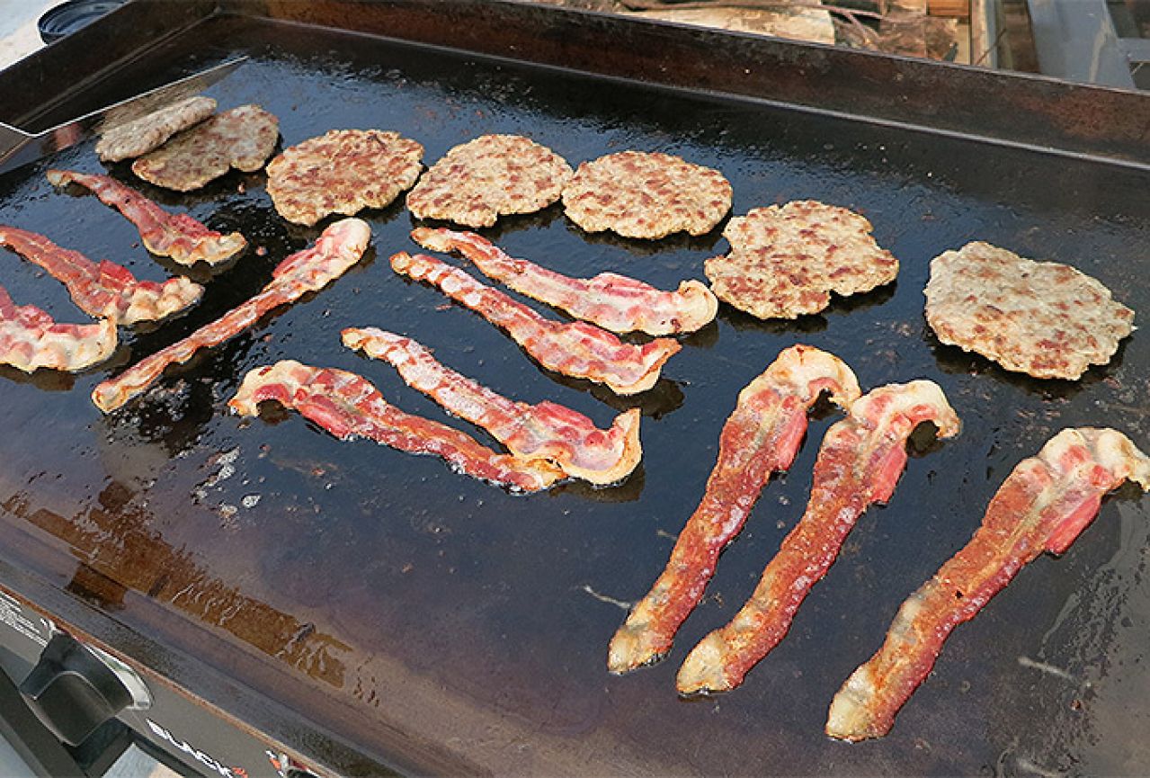 Kobasice i slanina mogu uzrokovati rak