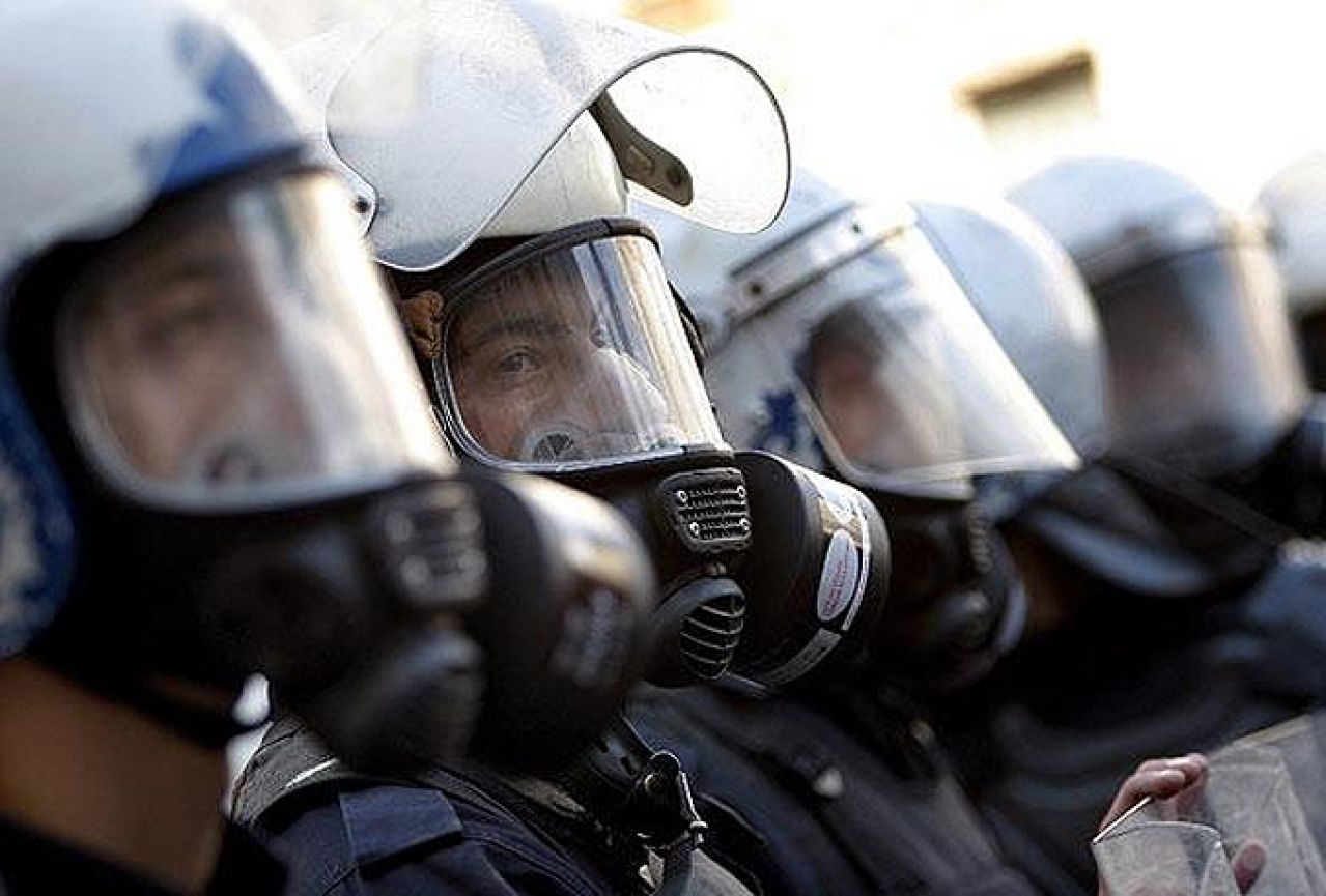 Policija u Mostaru nabavlja gas maske