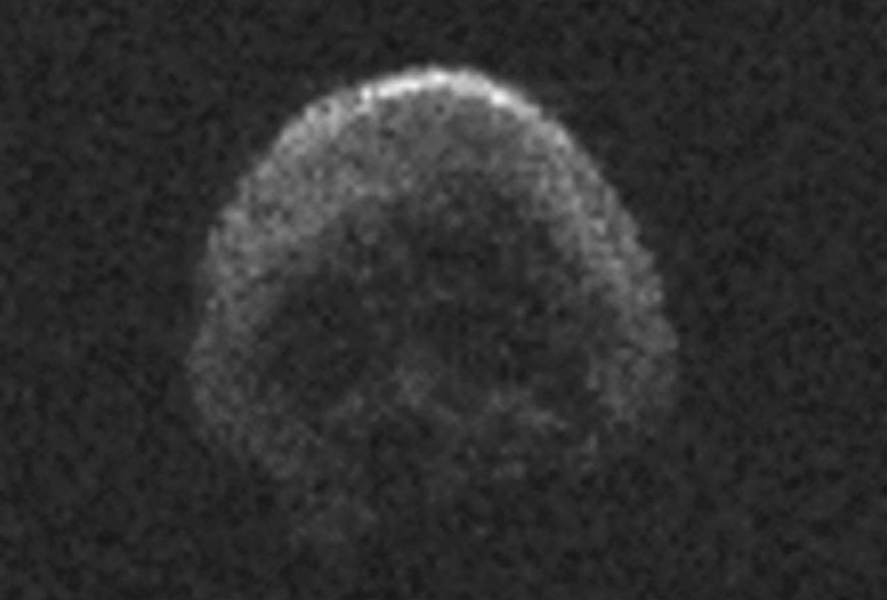 Asteroid oblika lubanje prolijeće noćas kraj Zemlje