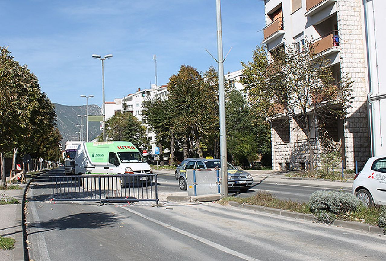 Prekinut promet na dionici Jablanica-Prozor, zbog radova gužva kroz Mostar i Široki