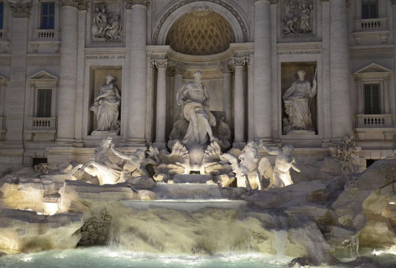 Obnovljena fontana di Trevi - simbol talijanske prijestolnice