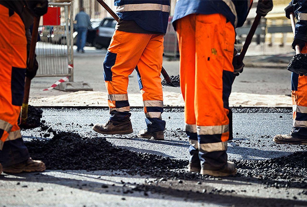 Potpisani ugovori o održavanju županijskih cesta