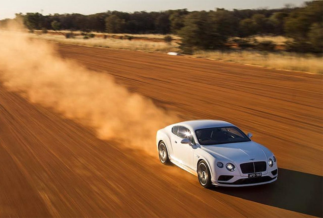 Pogledajte kako Bentley Continental GT Speed dolazi do 331km/h