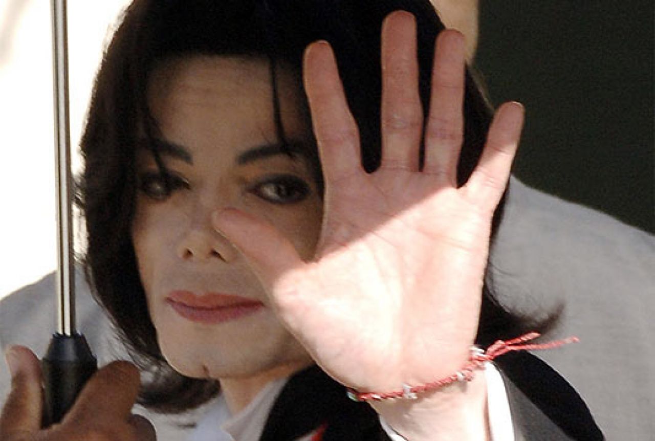 Michael Jackson posthumno optužen za zlostavljanje