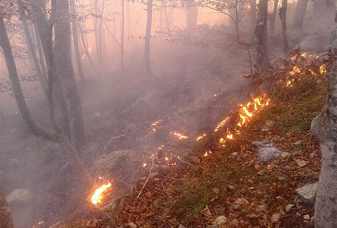 Požar u Konjicu se širi prema minskom polju