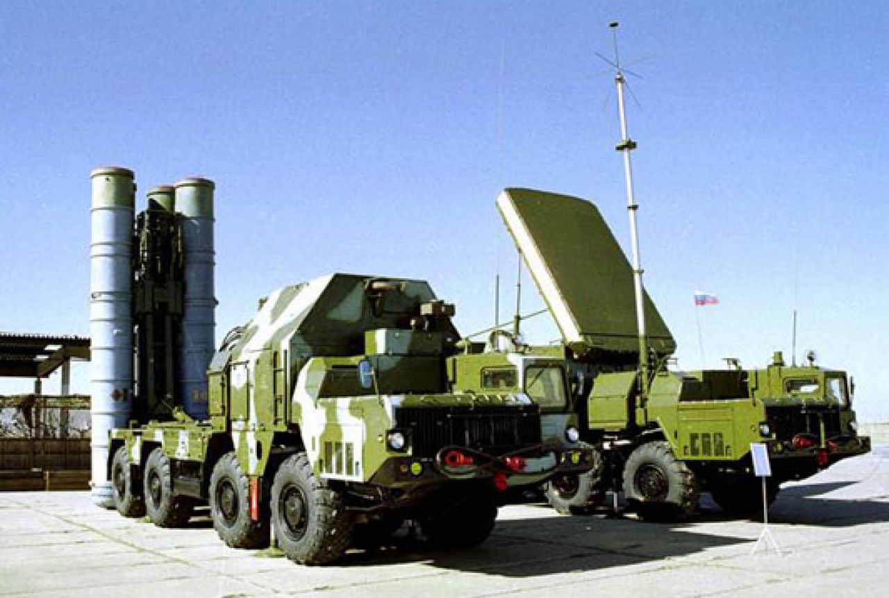 Rusija nastavlja s provedbom sporazuma o prodaji modernog raketnog sustava Iranu