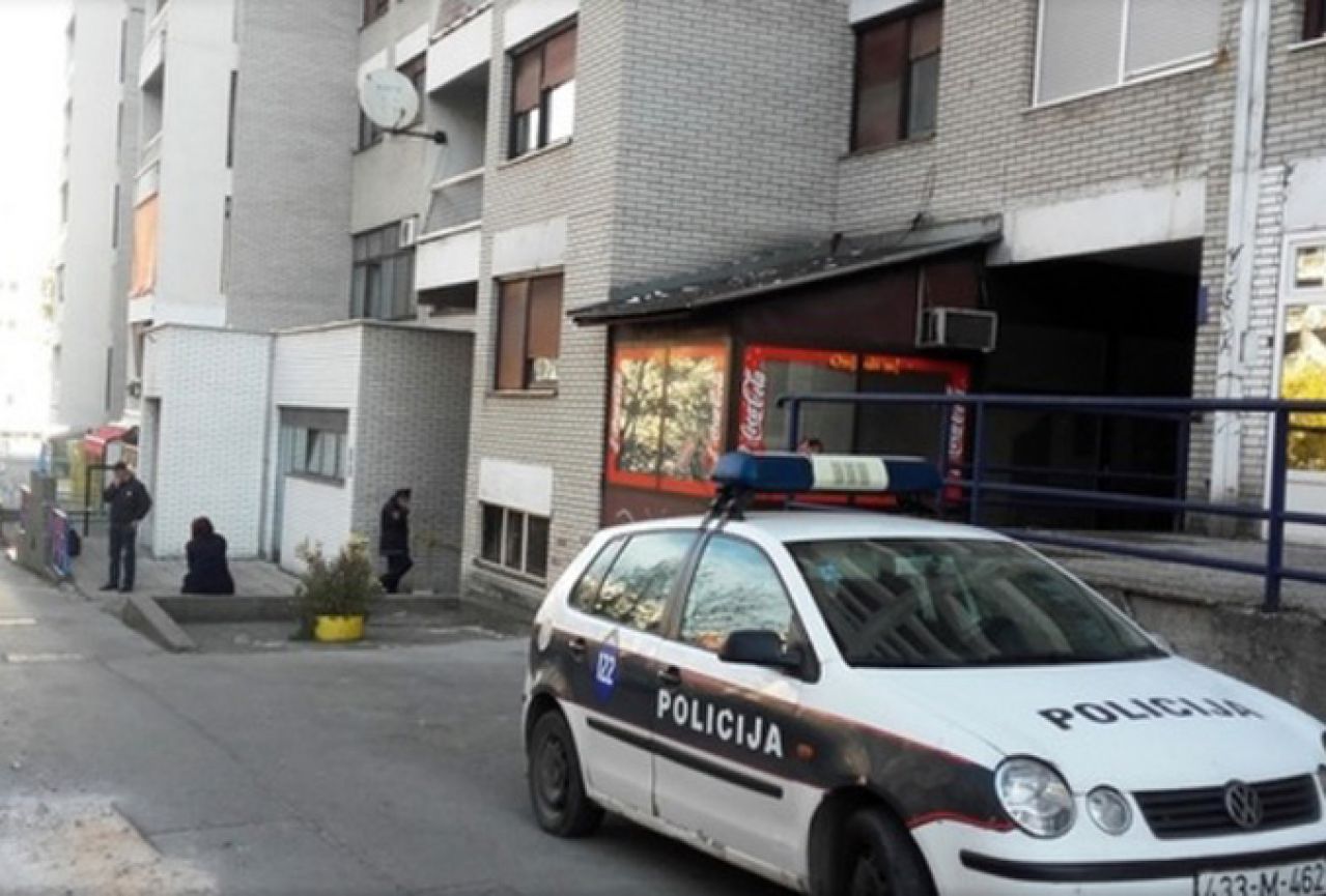 Tuzla: Žena skočila sa zgrade