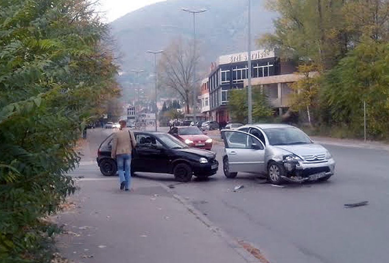 Mostar: Sudar u Dubrovačkoj ulici