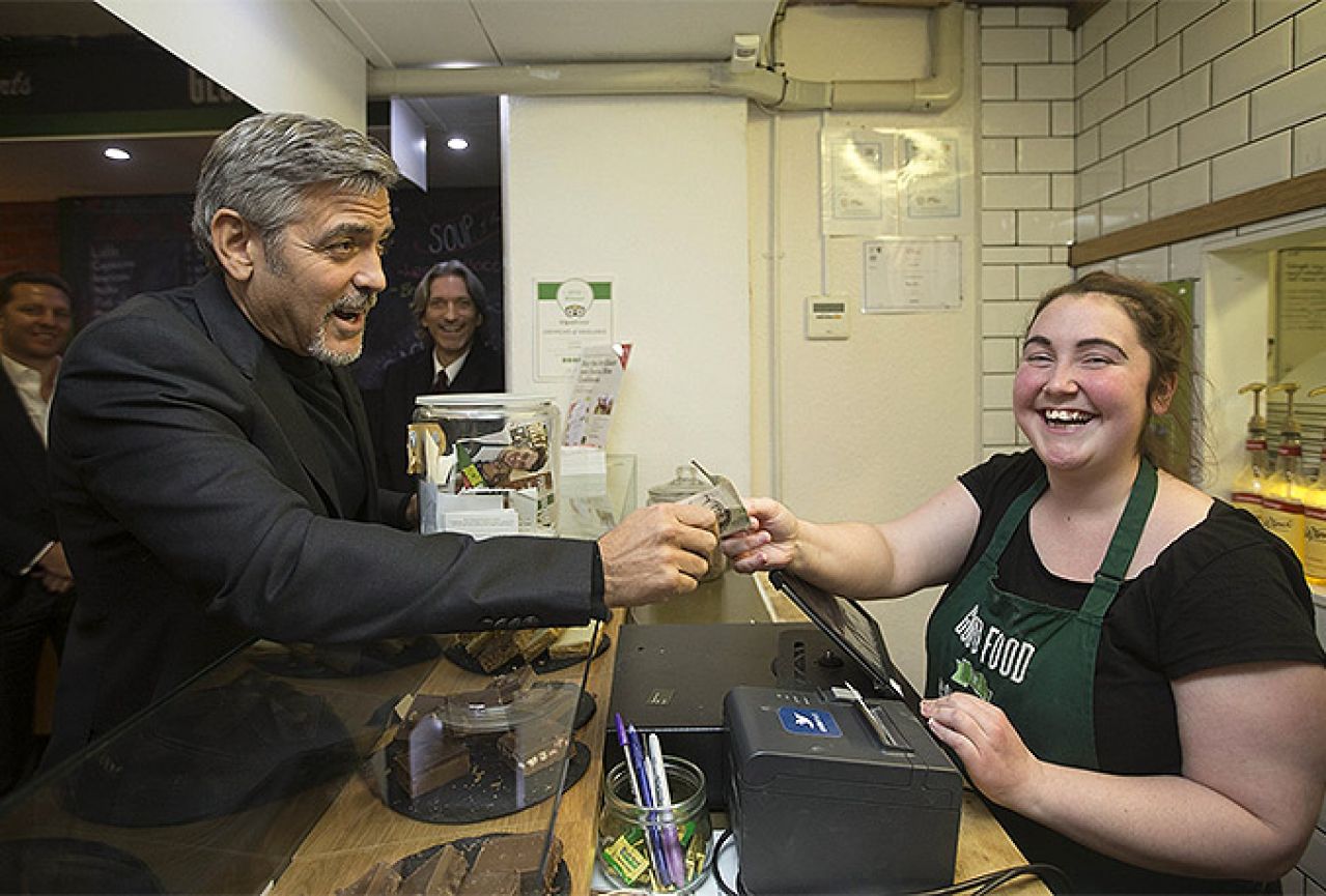 George Clooney ostavio tisuću dolara napojnice beskućnicima