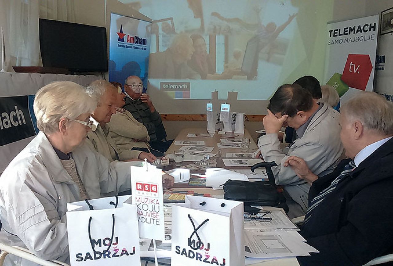 U Mostaru se starije osobe educiraju za korištenje suvremenih tehnologija