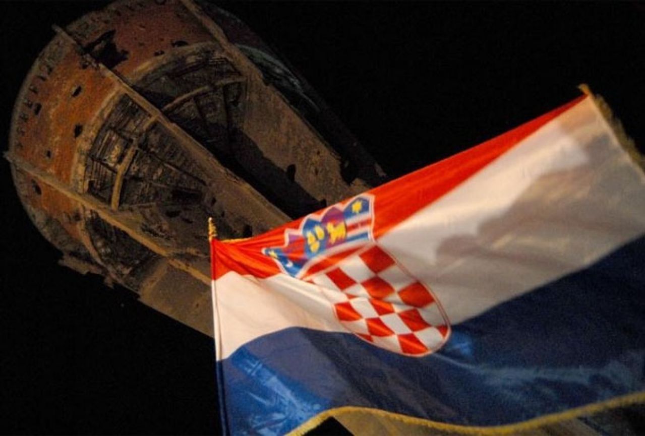 Pripadnici HVO-a iz BiH krenuli prema Vukovaru na Dan sjećanja