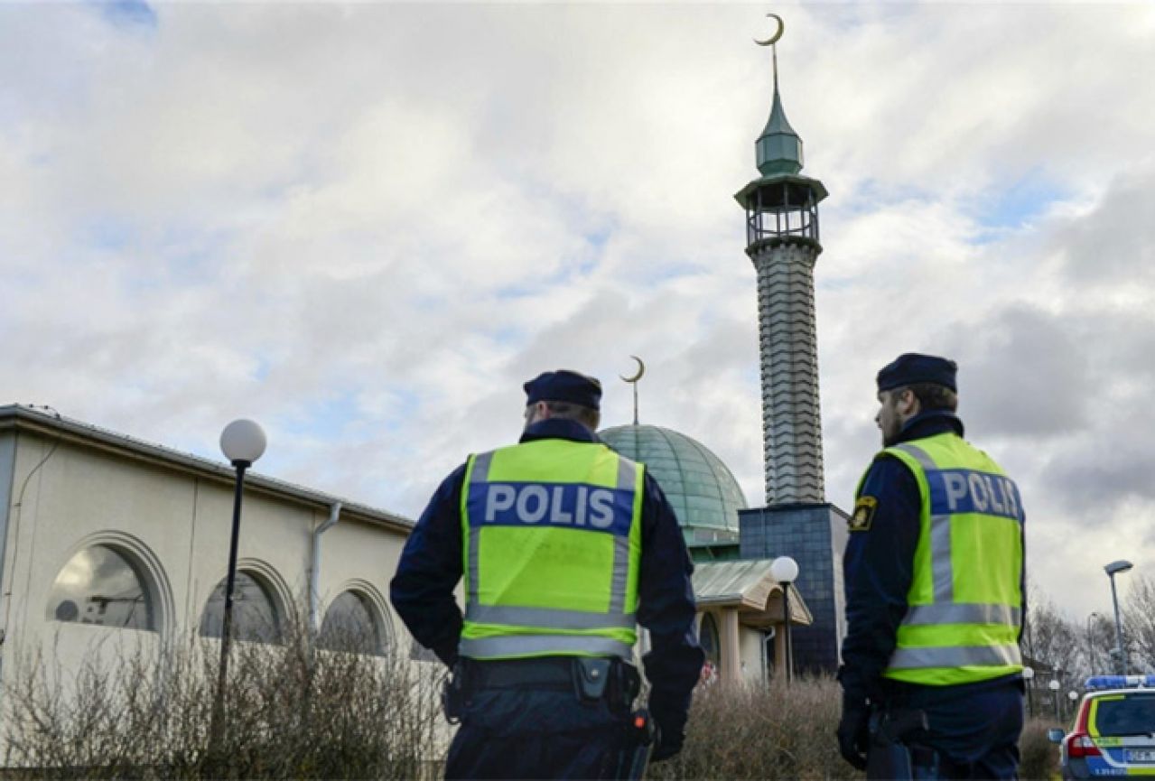 Francuska najavila ukidanje radikalnih džamija