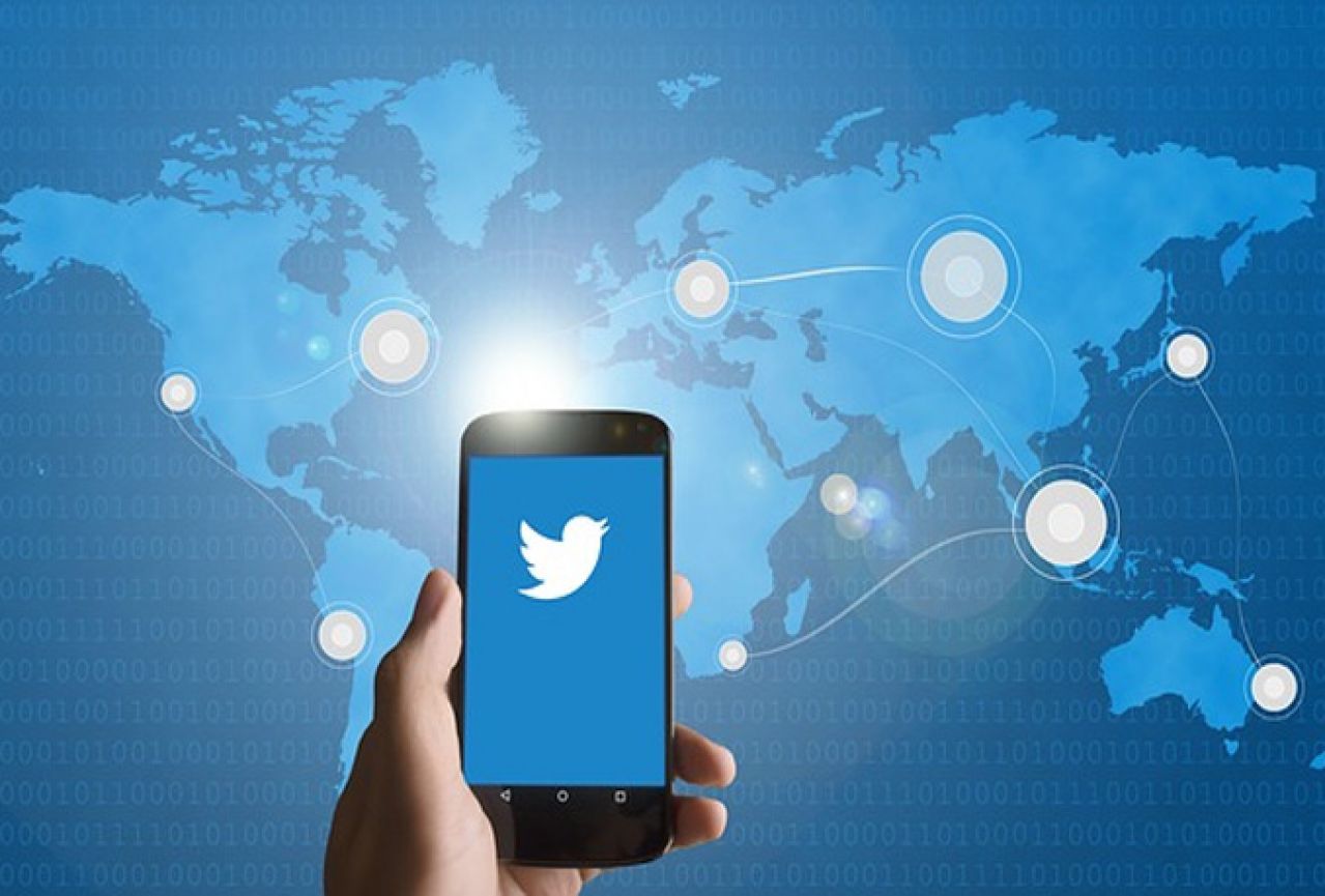 Bosnian Root: Bh haker srušio 400 Twitter naloga