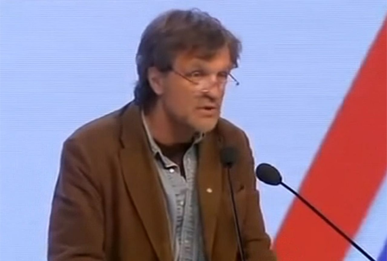 Kusturica ne želi u sarajevsku maglu