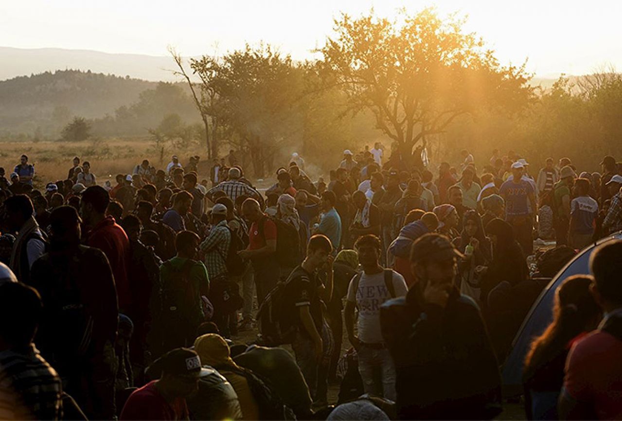 Makedonija suzavcem i 'flashbangovima' uzvratila izbjeglicama