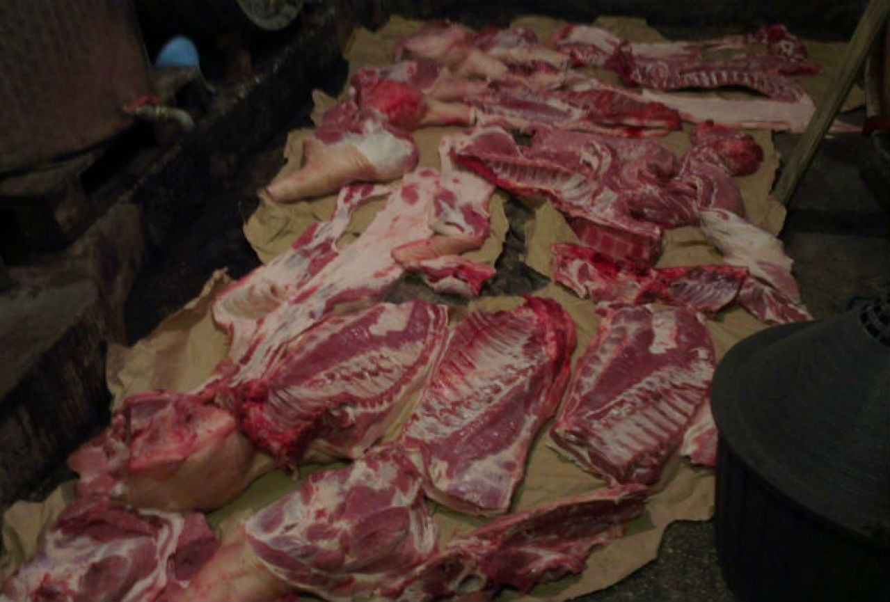 Lopovi ukrali meso, ali i vegetu