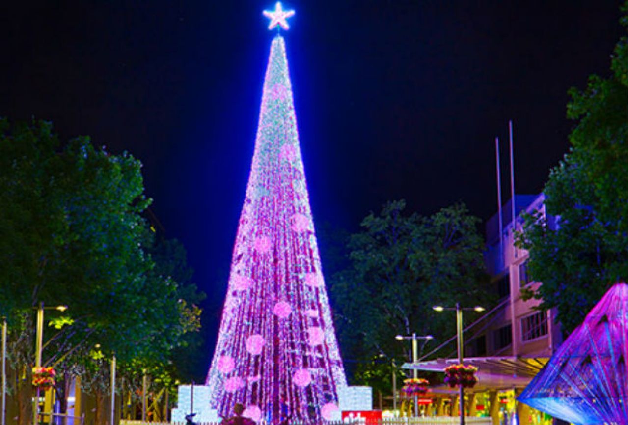 Novi rekord u broju lampica na božićnom drvcu