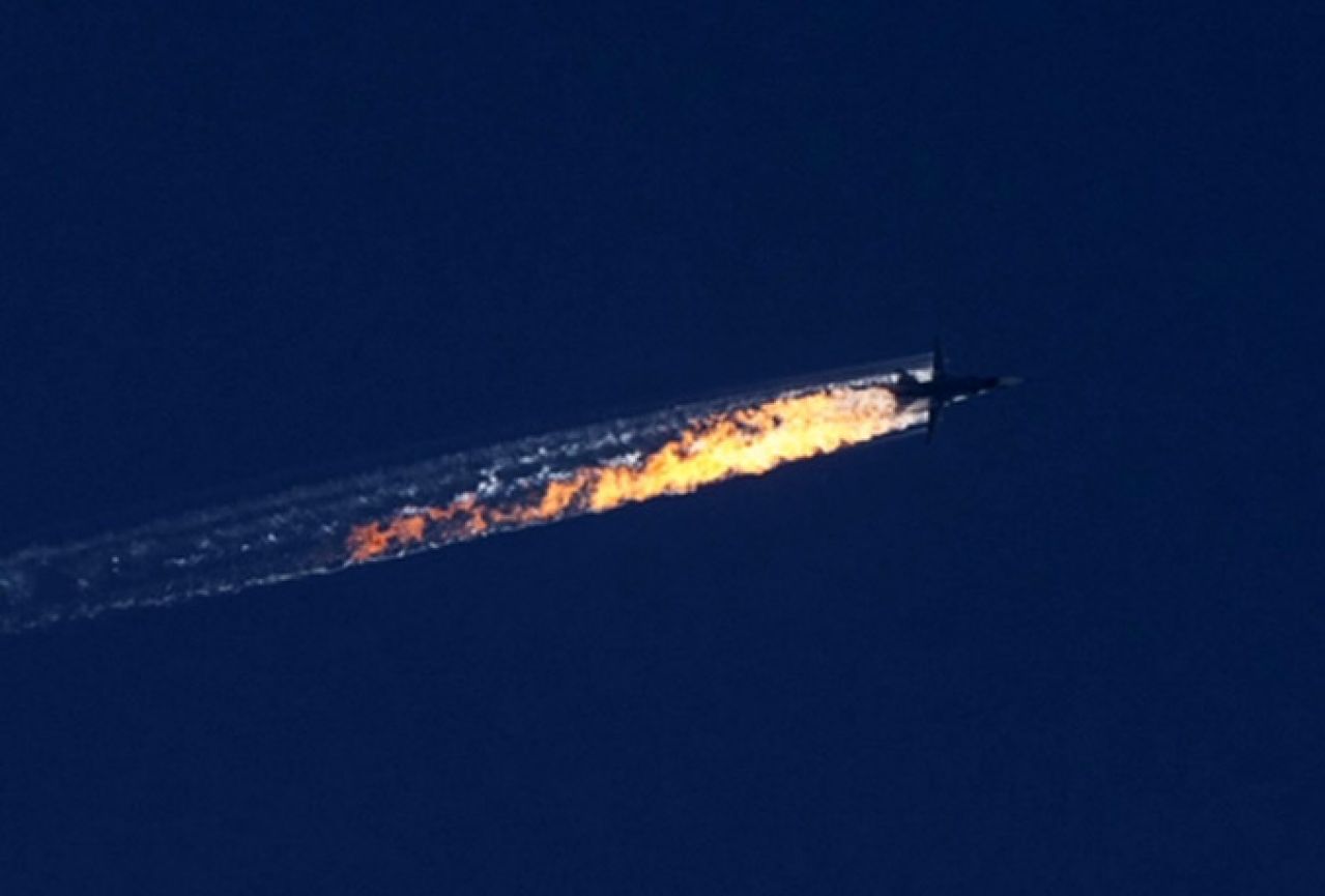 SAD: Postoje dokazi da je oboreni ruski vojni avion narušio turski zračni prostor